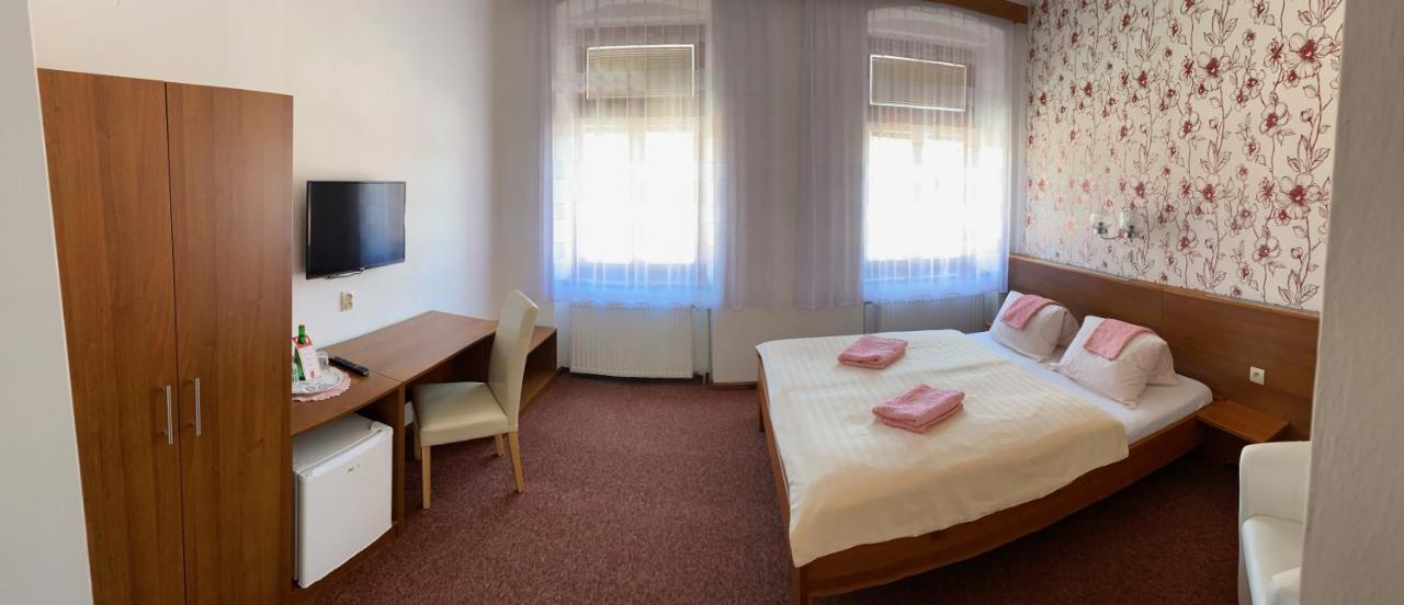 Pension Falko Český Krumlov Esterno foto